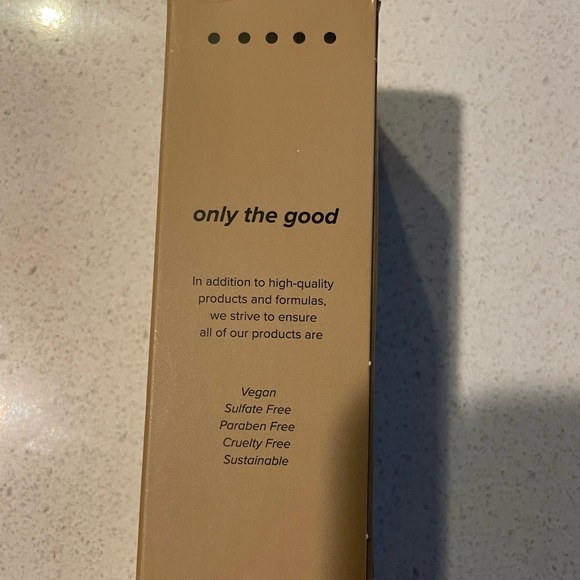 Dime wonderscreen tinted sunscreen - Picture 2 of 6